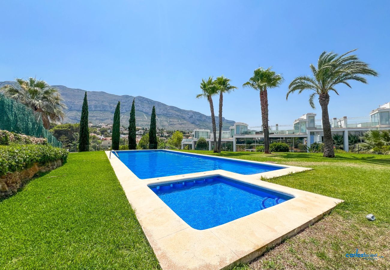 Casa adosada en Denia - Residencial Miramontgó